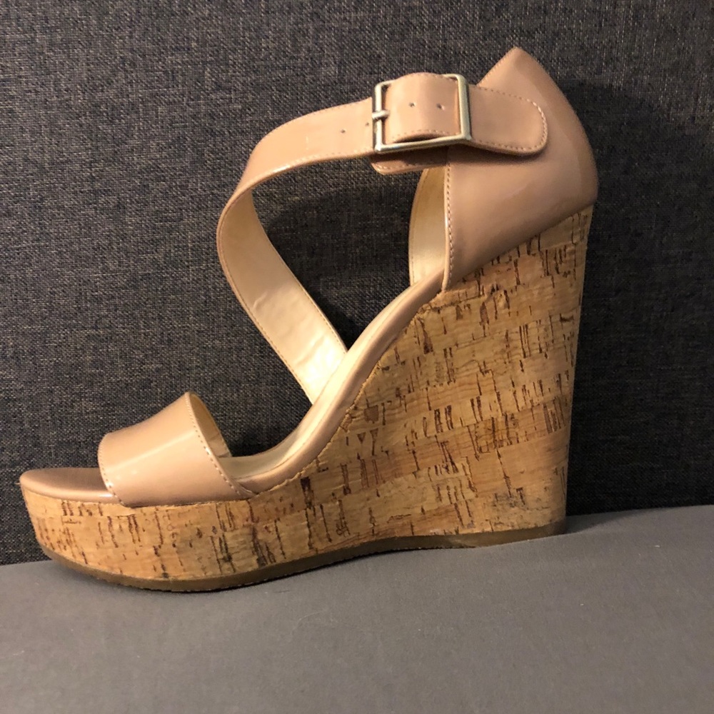 Nude wedges